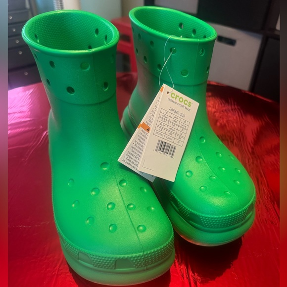 NWT Crocs Crush Boot in Grass Green 4 Men/6 Women - Picture 2 of 5